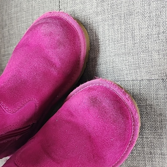 UGG Boots - Picture 2 of 5